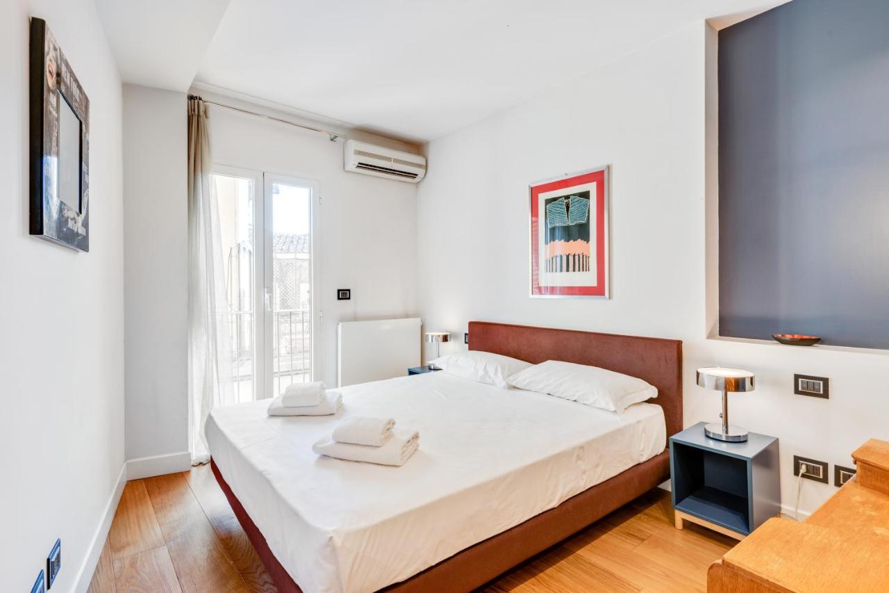 Piazza Santa Croce Design Apartment With Balcony Florence Luaran gambar